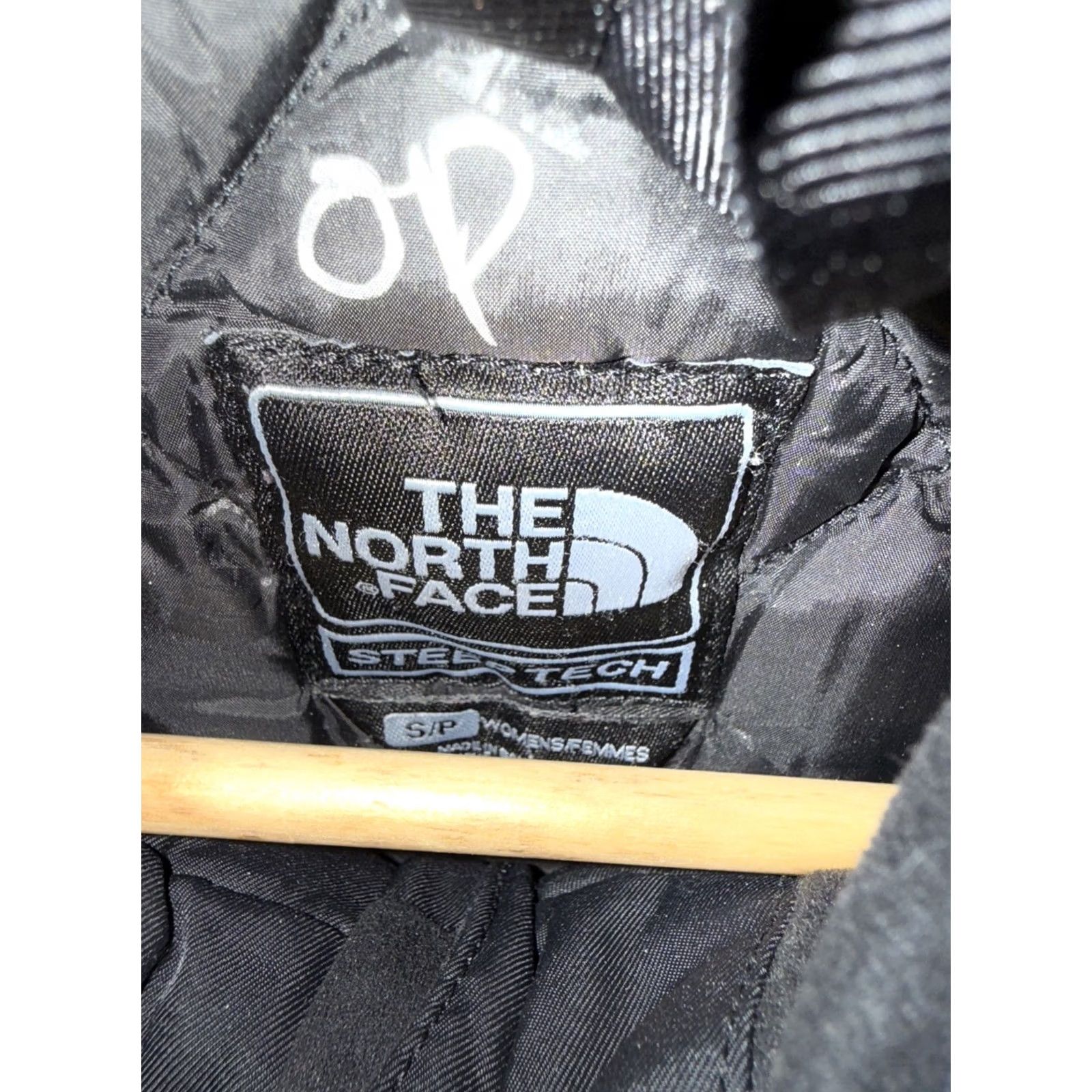 The North Face Item Specifications: Brand: Levi'S Size S / US 4 / IT 40 - 6 Thumbnail