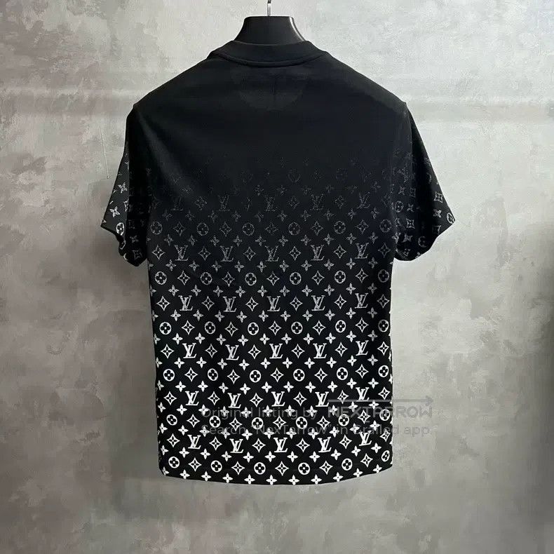 Louis Vuitton Louis Vuitton Black Full Logo Gradient Crew Neck Short Sle Size US XS / EU 42 / 0 - 5 Thumbnail