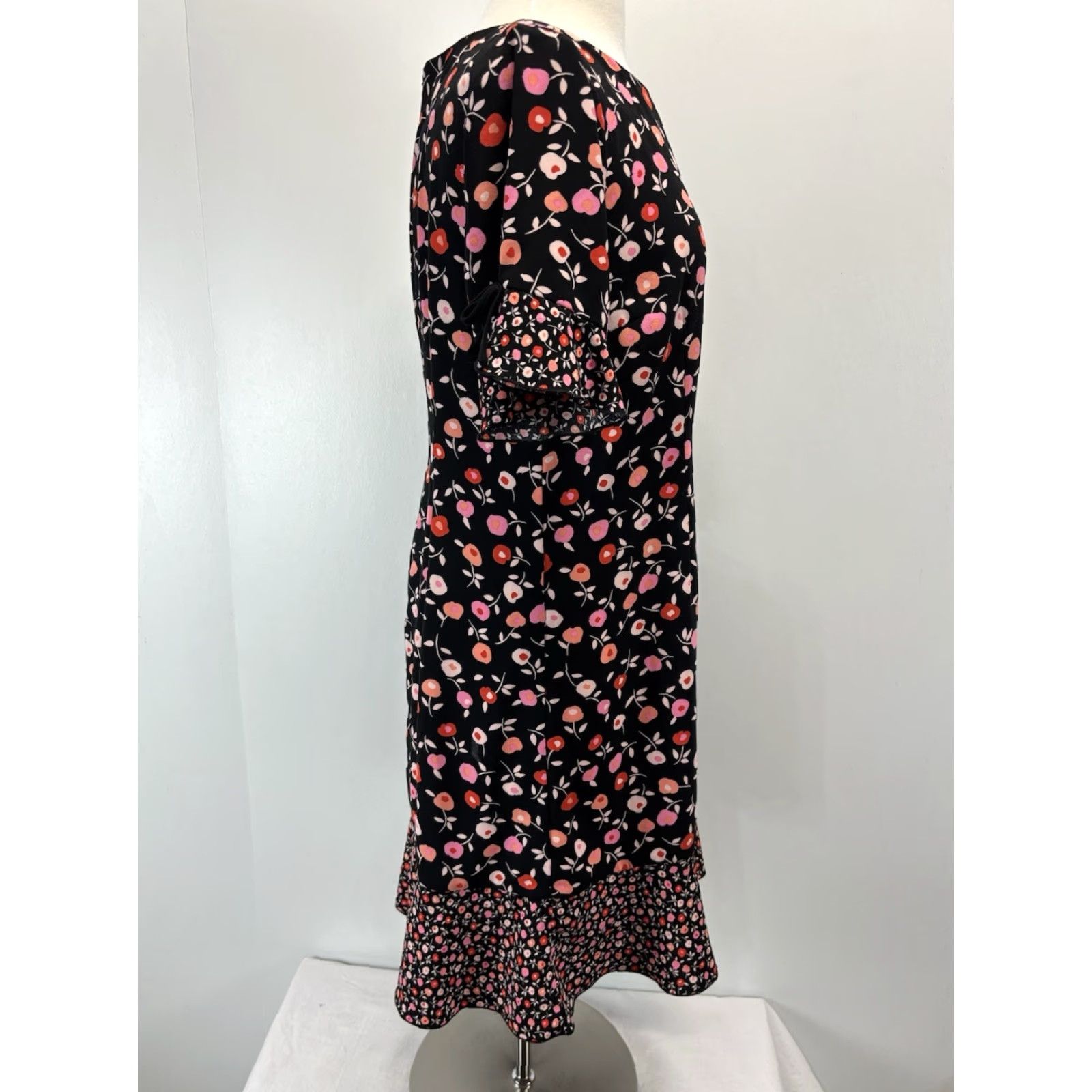 Talbots Talbots Floral Jewel Neck Shift Dress Sz 12p Petites Black Contrast Print Size XL / US 12-14 / IT 48-50 - 4 Thumbnail