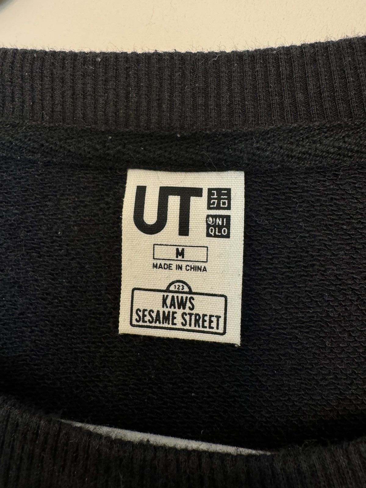 Kaws Kaws x Uniqlo Sesame Street collaboration sweatshirt Size US M / EU 48-50 / 2 - 4 Thumbnail