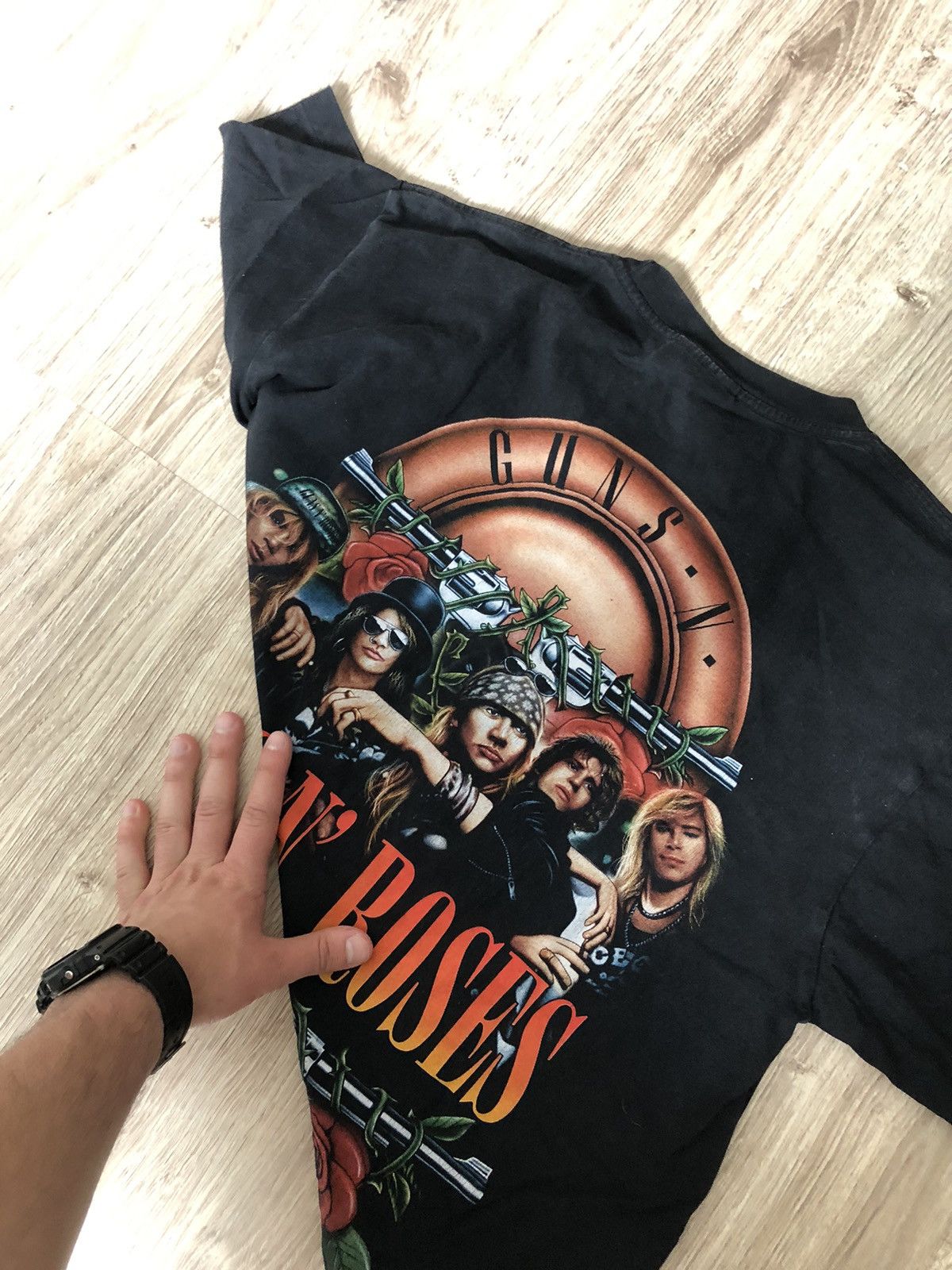 Band Tees × Guns N' Roses × Vintage Vintage Guns N Roses The Rock Never Dies Band T Shirt Size US L / EU 52-54 / 3 - 4 Thumbnail
