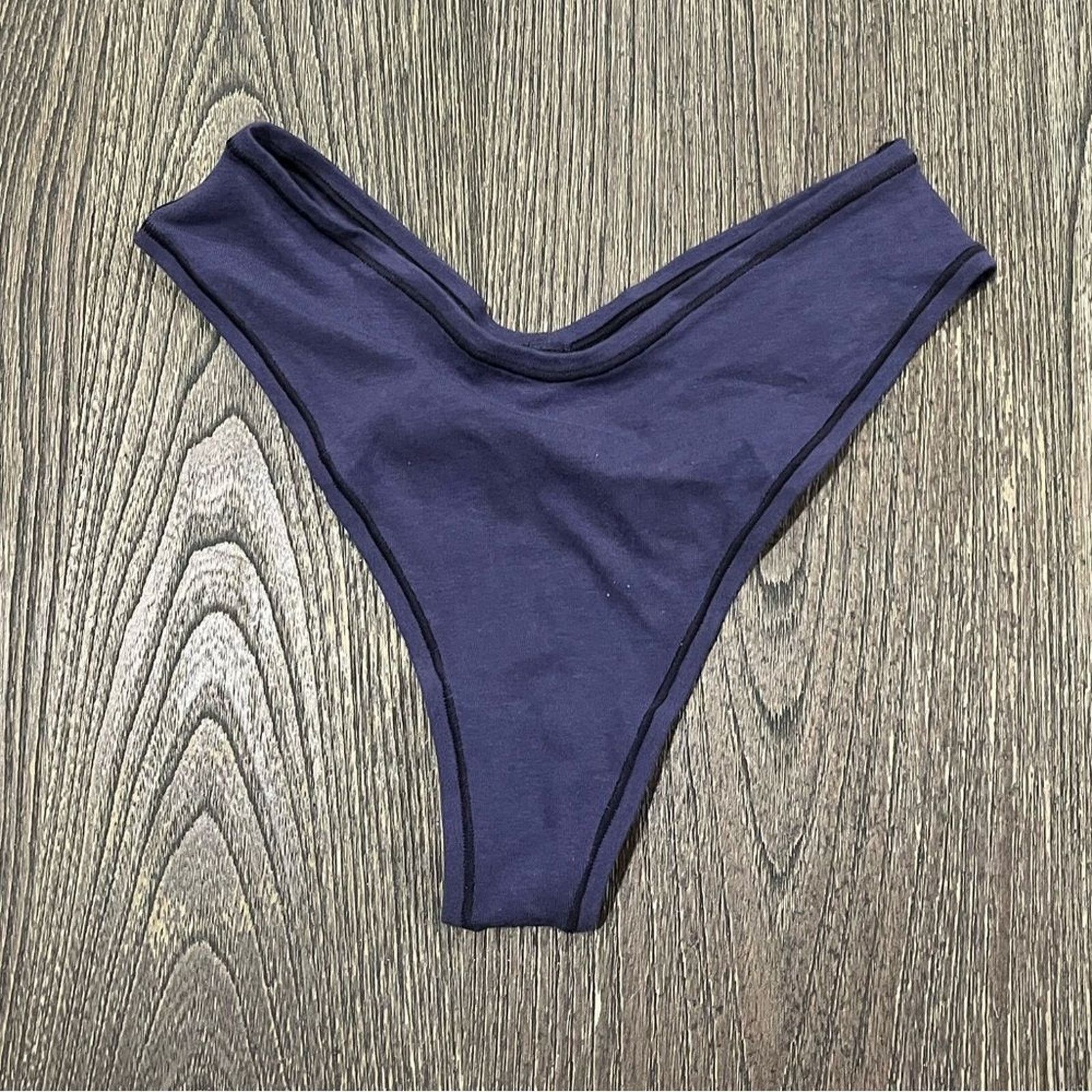 SKIMS NWOT Skims Fits Everybody Dipped Front Thong Back UnderwearS Size ONE SIZE - 1 Thumbnail