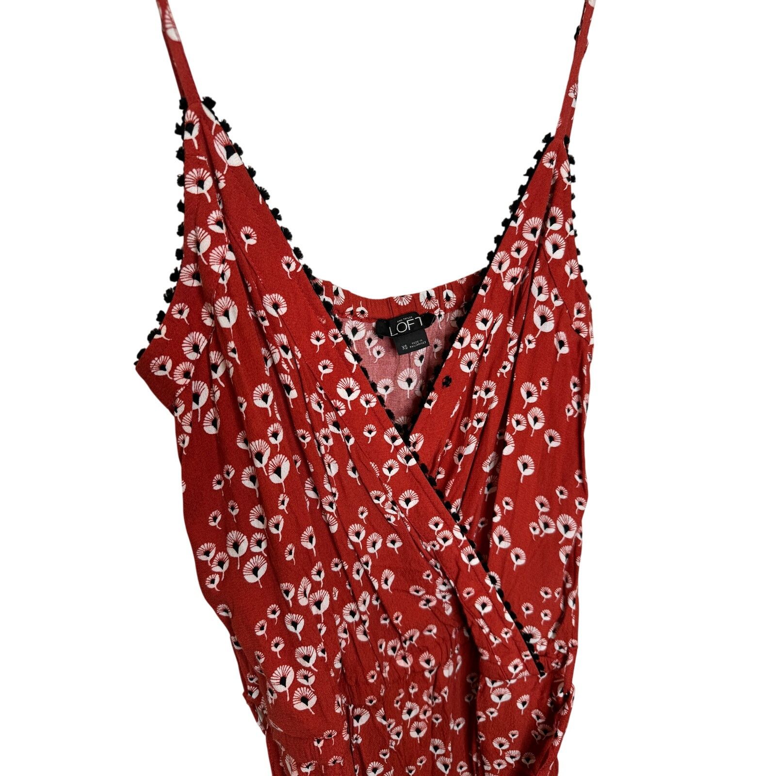 Ann Taylor LOFT Ann Taylor Red Floral Sleeveless Belted Shorts Romper Size XS / US 0-2 / IT 36-38 - 4 Thumbnail