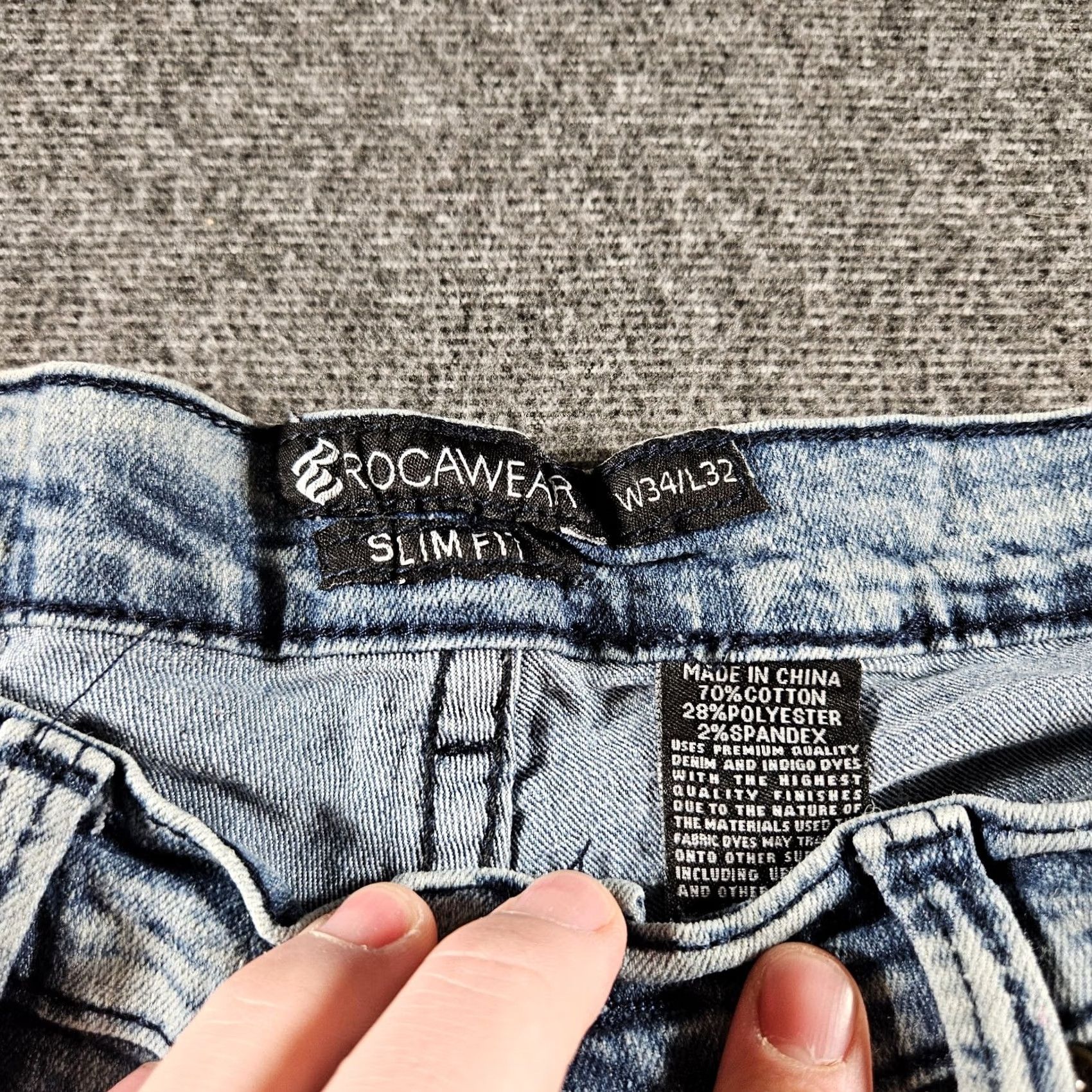 Rocawear Rocawear Slim Fit Denim Jeans Straight Leg Light Wash 34x32 Mid Rise 5-Pocket Zip Mens jeans Blue Cotton Embroidered Logo hip hop Size US 34 / EU 50 - 7 Thumbnail