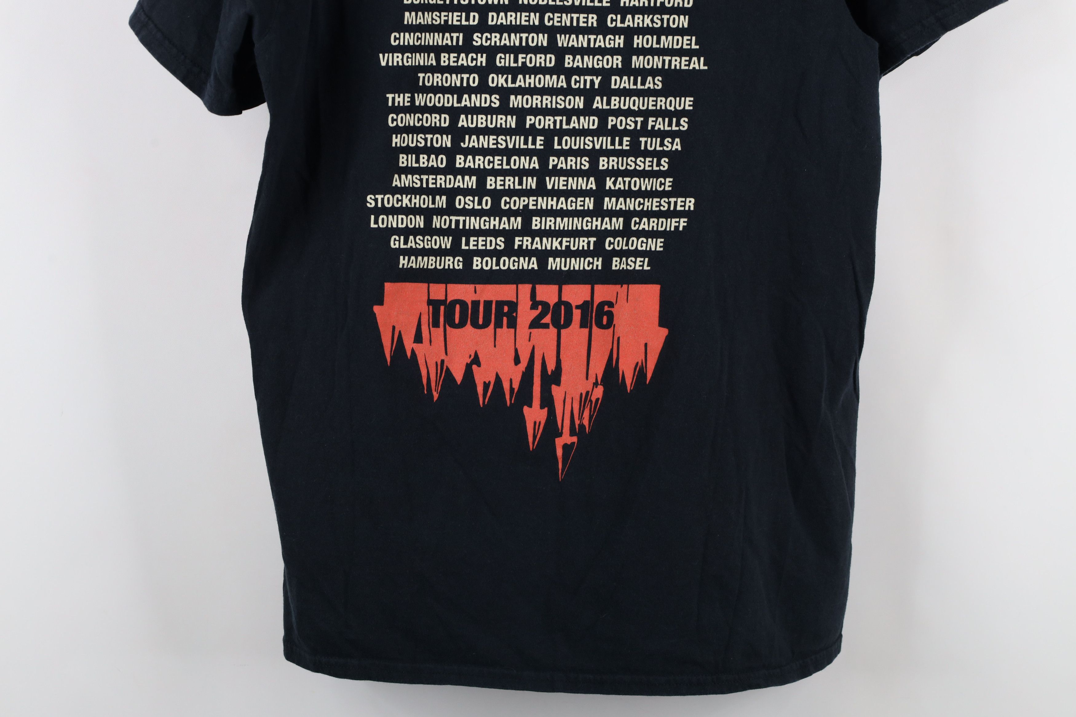 Vintage Vintage Y2K 2016 Tour Alter Bridge Band T-Shirt Black Cotton Size US M / EU 48-50 / 2 - 12 Thumbnail