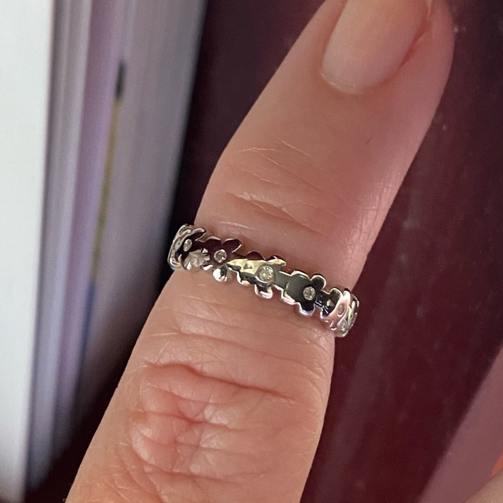 The Unbranded Brand Sterling Silver Flower CZ Band Toe Ring Size ONE SIZE - 7 Thumbnail