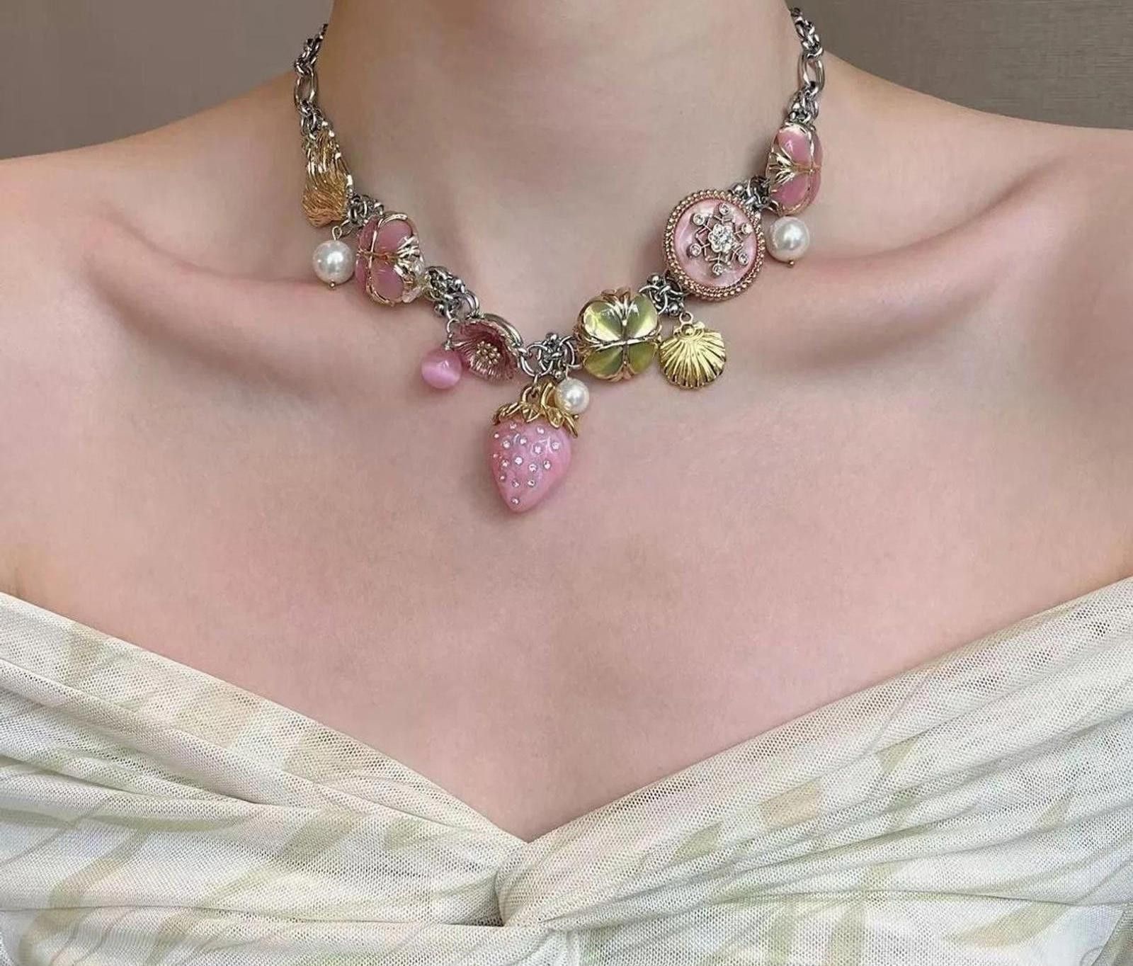 Jewelry Strawberry Pearl Necklace – Flower Pendant, Spicy Fit Size ONE SIZE - 3 Thumbnail