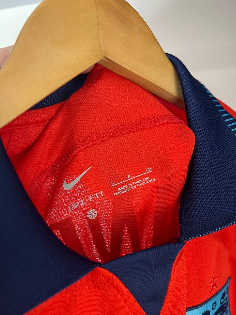 Vintage VERY RARE NIKE ENGLAND KANE 9 BAYERN SOCCER JERSEY Y2K Size US S / EU 44-46 / 1 - 4 Thumbnail