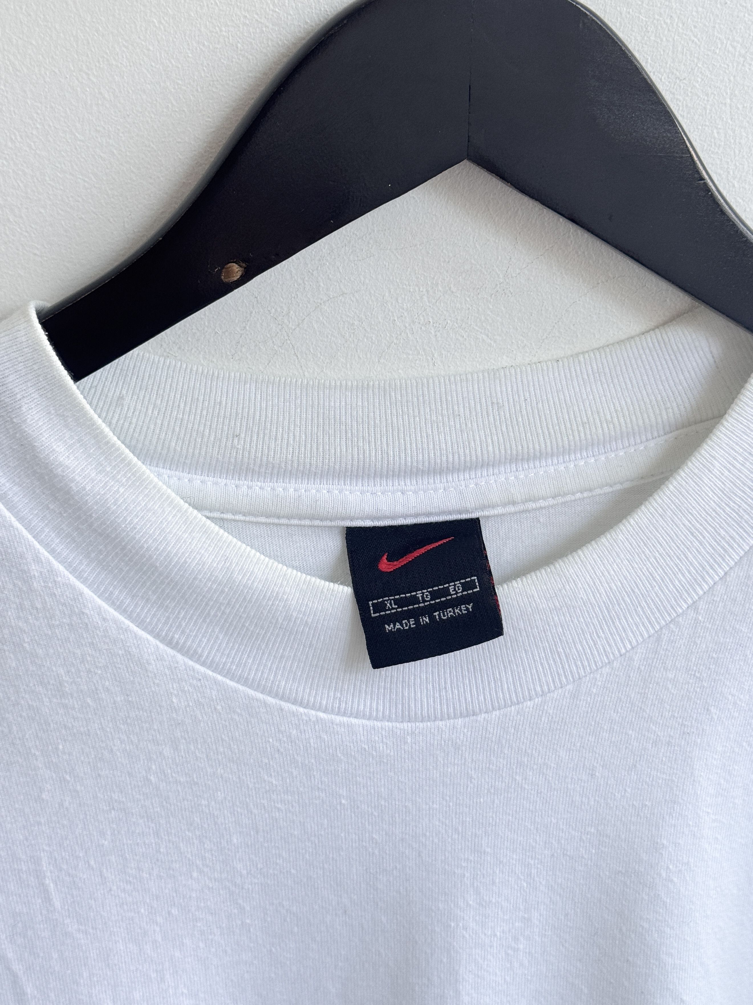 Nike Vintage Nike T-Shirt Size US XL / EU 56 / 4 - 4 Thumbnail