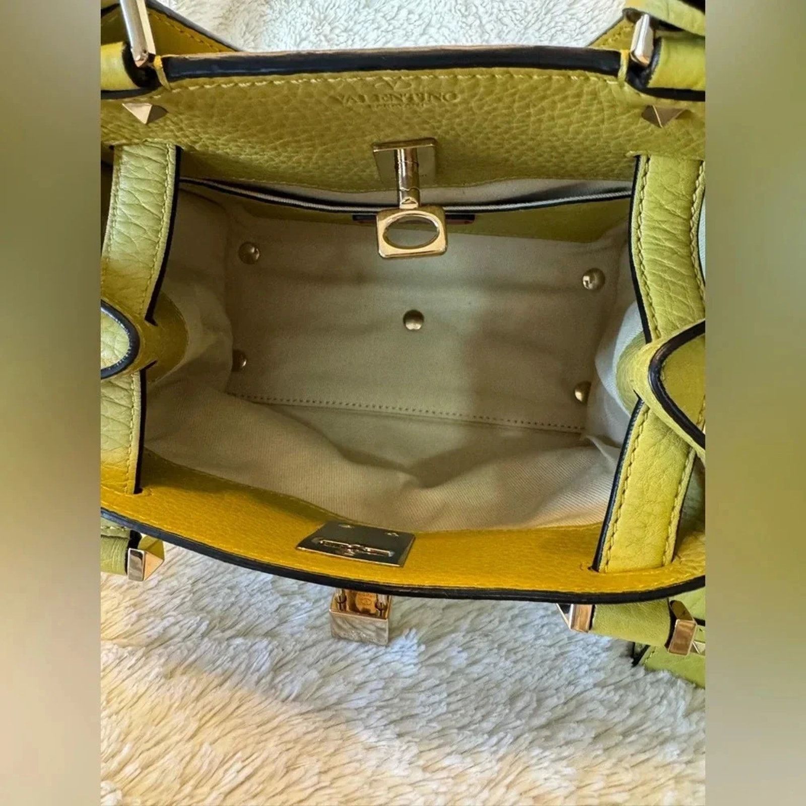 Valentino EUC Valentino Garavani Pebbled Leather 2-way bag in Green Size ONE SIZE - 12 Thumbnail