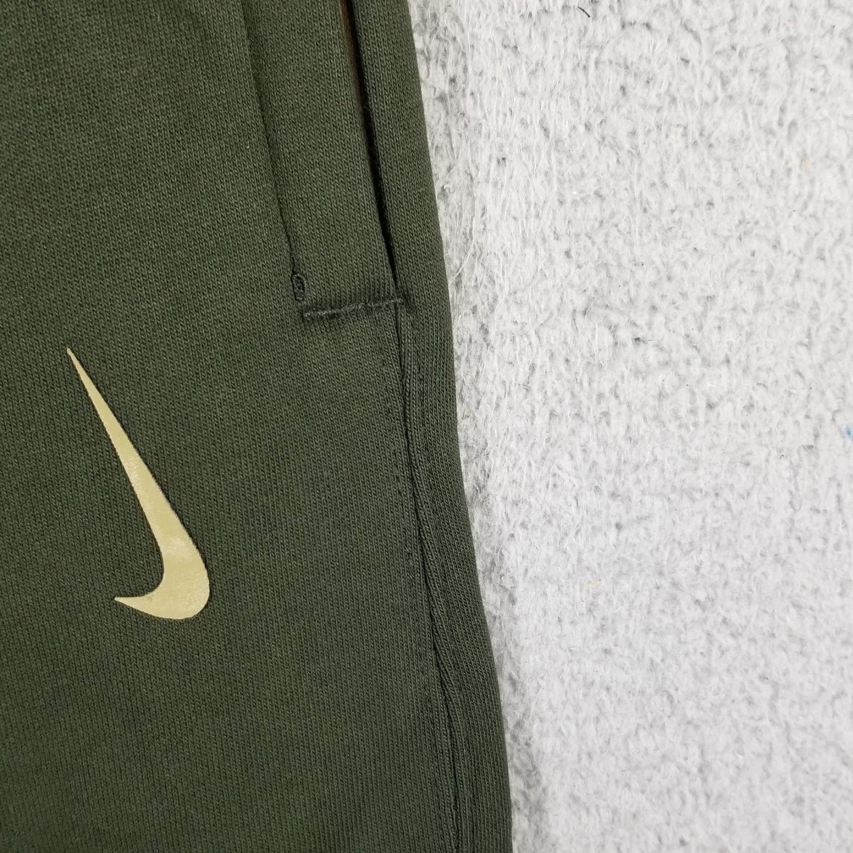 Nike VINTAGE Billie Eilish X Nike Sweatpants Adult Large Green Tapered Activewear NWT Mens Size US 33 - 4 Thumbnail