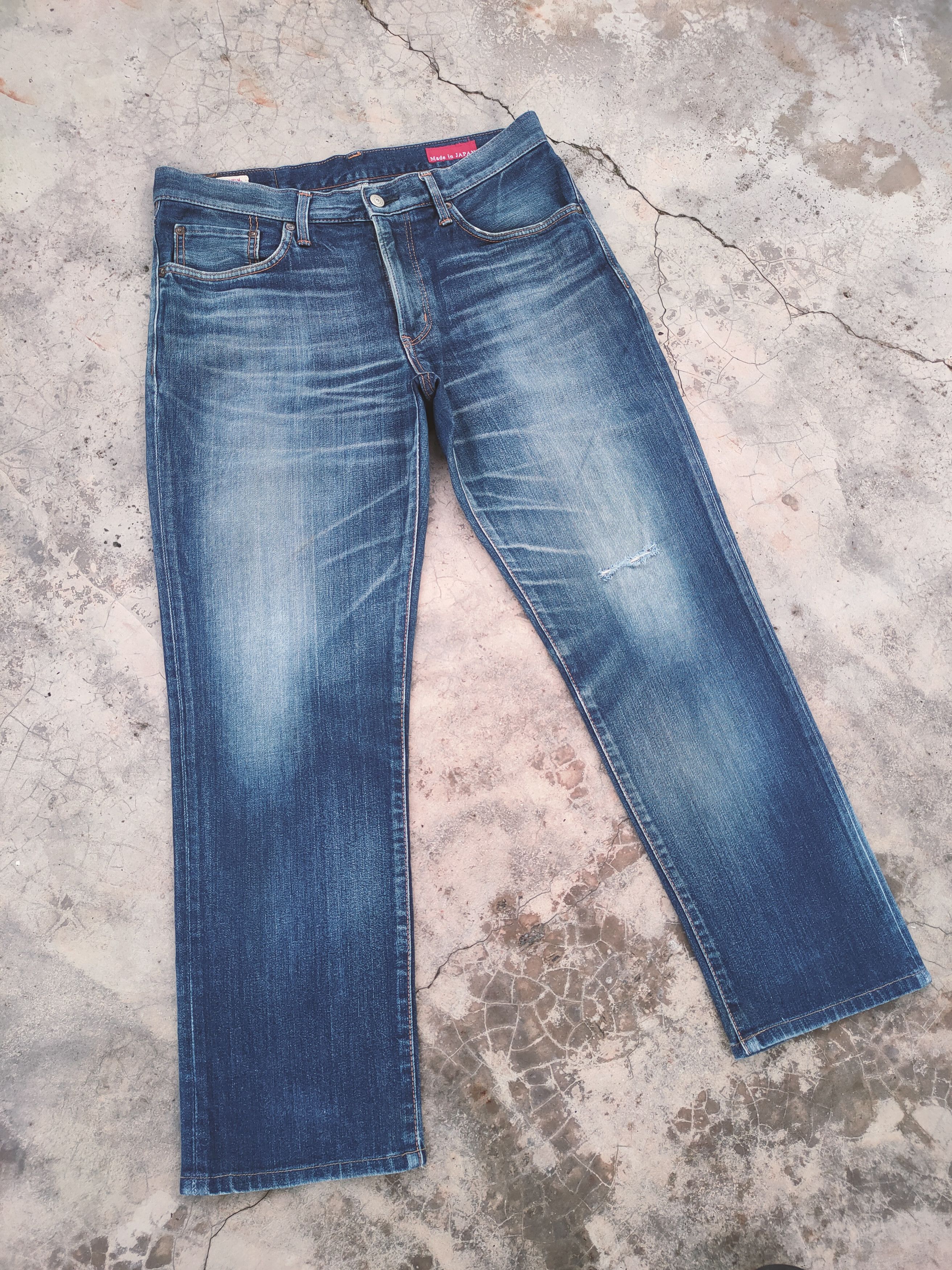 Edwin VINTAGE EDWIN MADE IN JAPAN FADED RIPPED JEANS DENIM Size US 36 / EU 52 - 16 Thumbnail