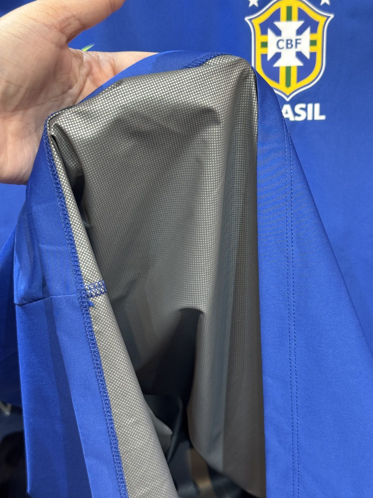 Nike Brazil 2017-2018 Nike Shield Top Size US L / EU 52-54 / 3 - 9 Thumbnail