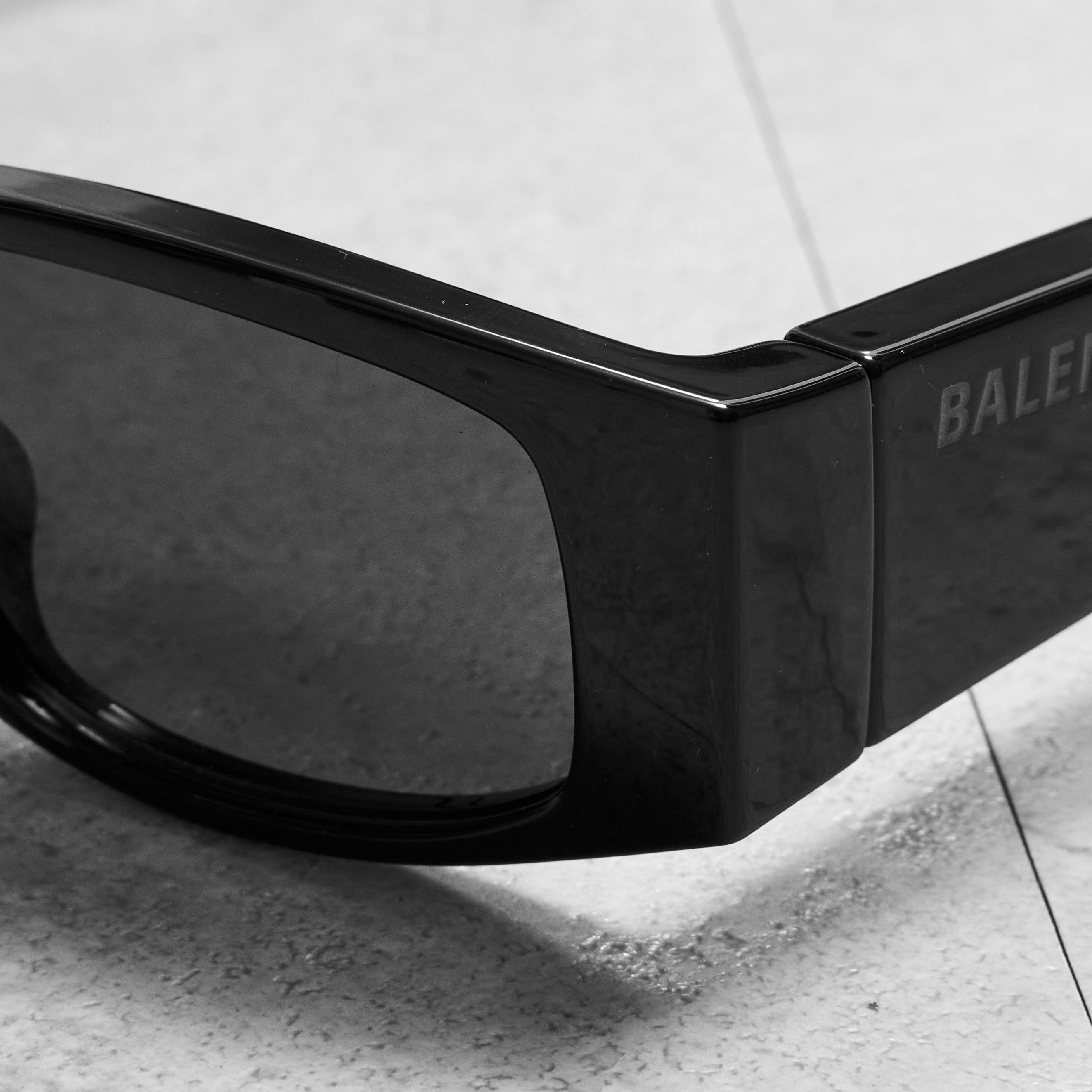 Balenciaga BALENCIAGA SUNGLASSES BB0100S 001 BLACK Size ONE SIZE - 2 Thumbnail