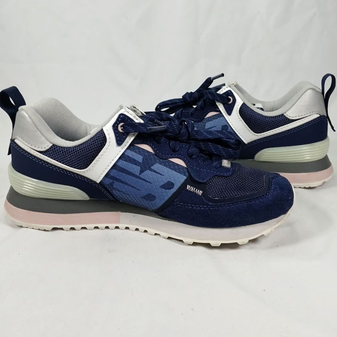 New Balance New Balance 574 WL574IL2 Women’s Size 7 Navy Pink Retro Running Sneakers Size US 7 / IT 37 - 7 Thumbnail