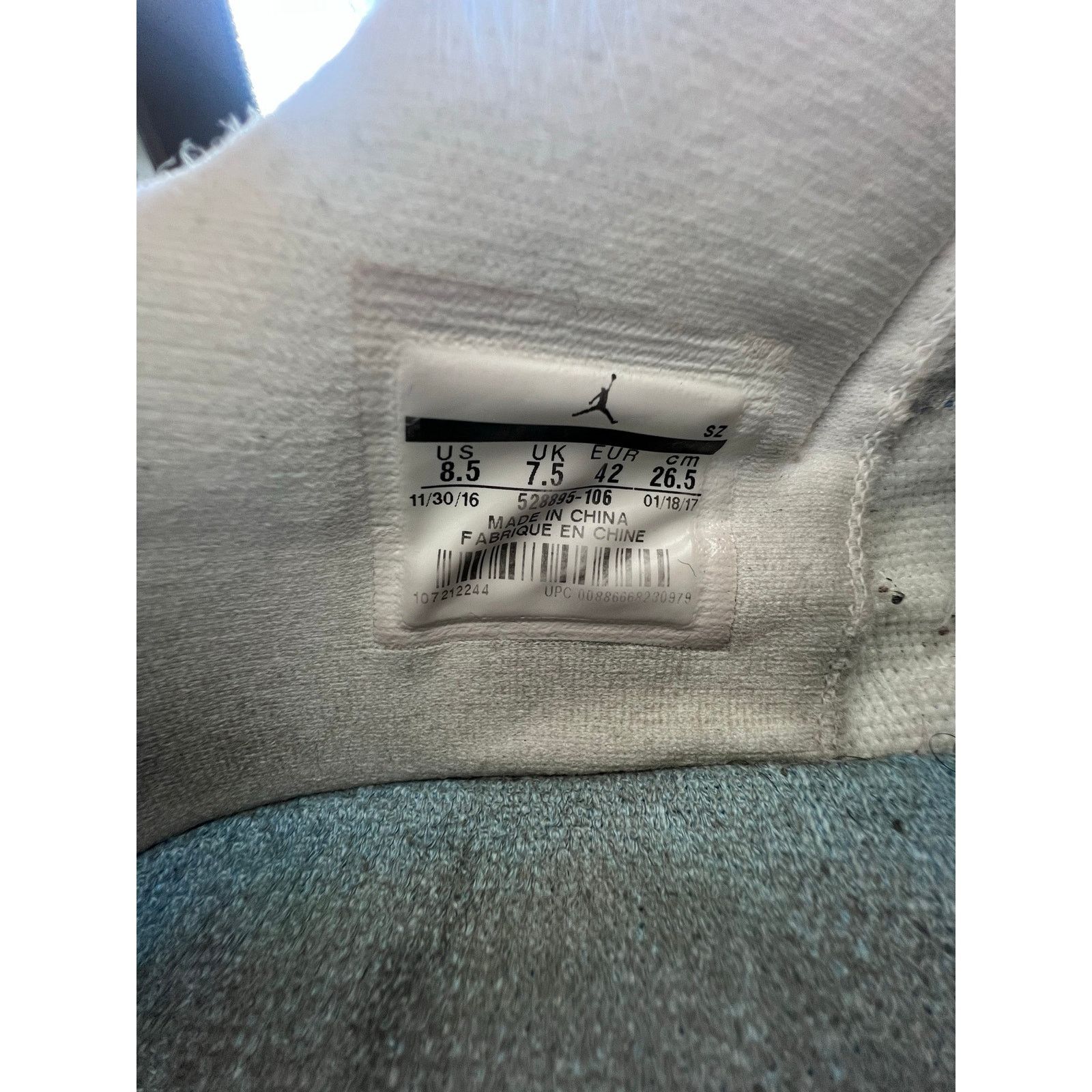 Nike Air Jordan 11 Low “UNC” 2017 used Size US 8.5 / EU 41-42 - 6 Thumbnail