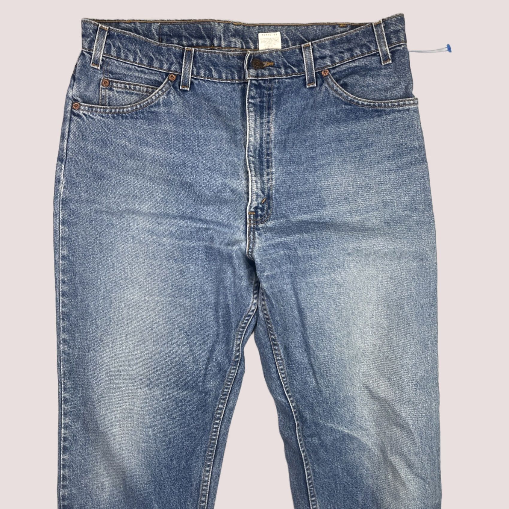 Levi's VINTAGE Levi's 550 Jeans Mens 36x34 Relaxed Fit Tapered Blue 90s Jeans (Denim) Mens Size US 36 / EU 52 - 1 Thumbnail