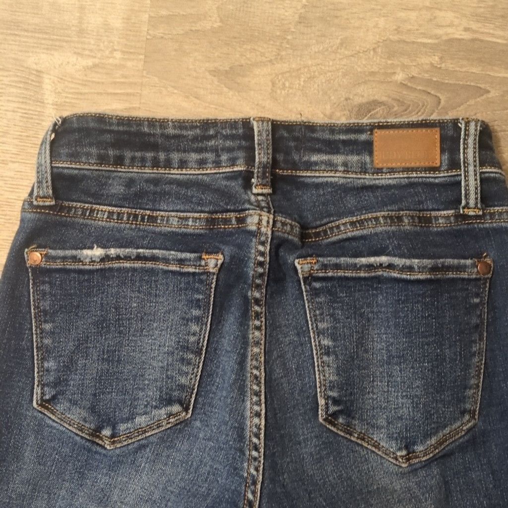 Judy Blue Judy blue slim fit distressed jeans size 0/24 Size 25" / US 0 / IT 36 - 8 Thumbnail