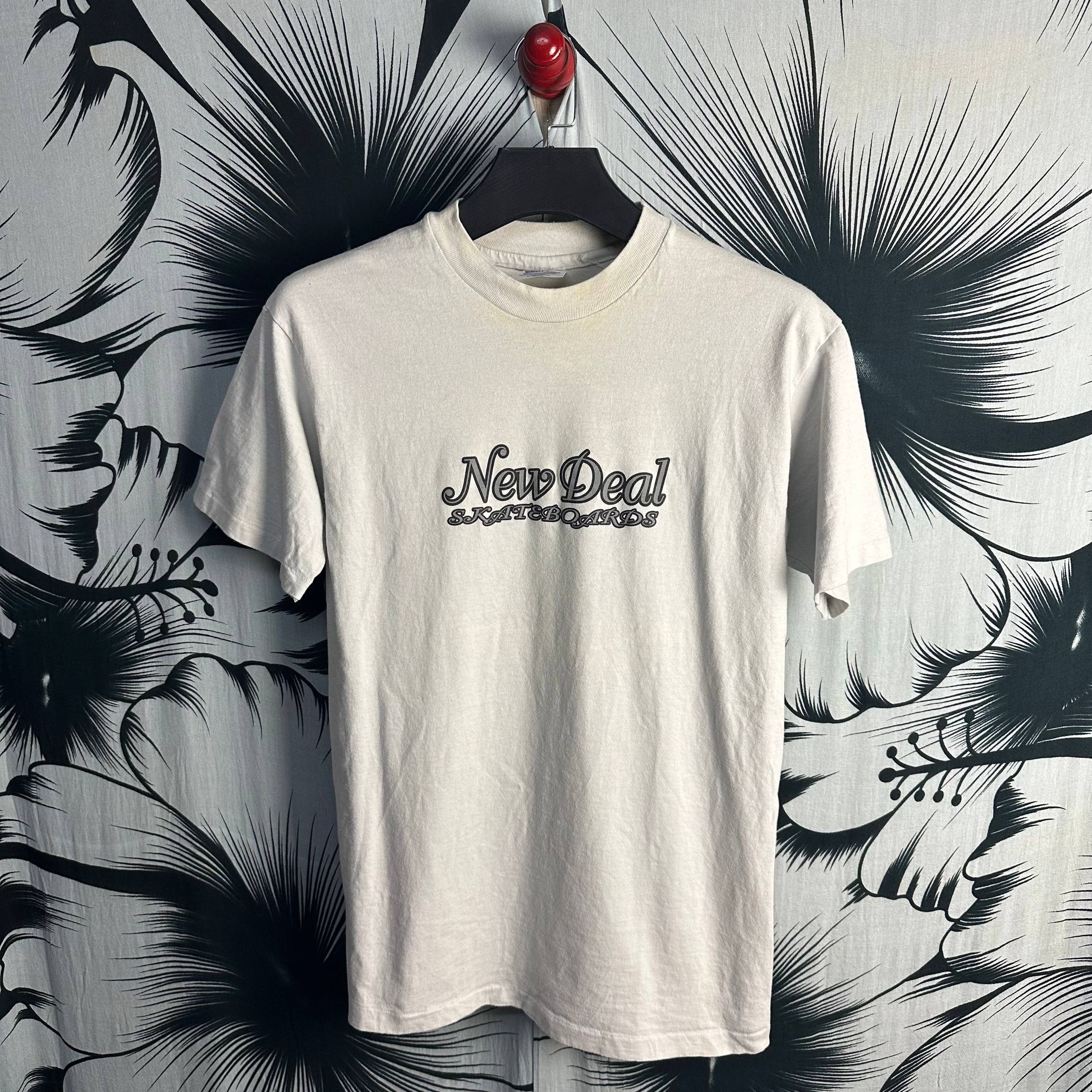 Vintage New Deal Skateboards Andy Howell Pro Skate T-Shirt