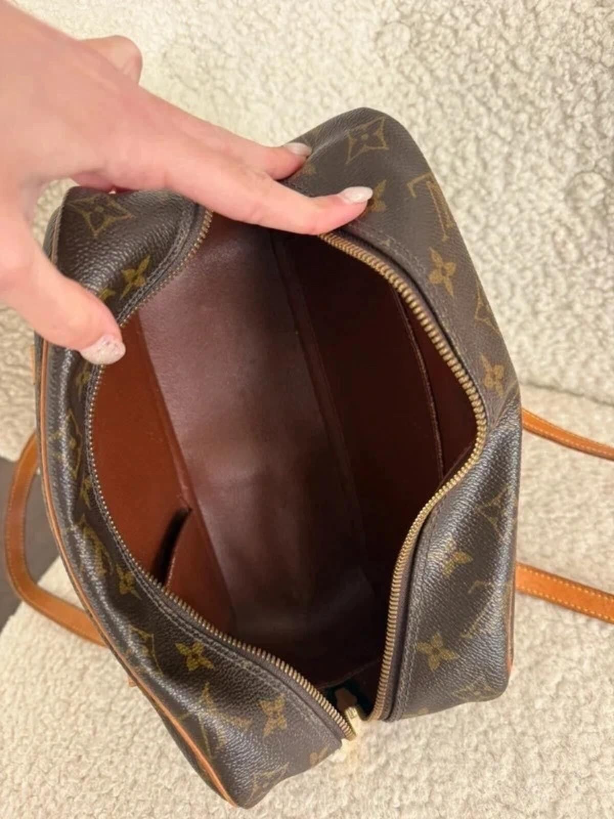 Louis Vuitton Louis Vuitton Cite MM monogram shoulder bag Size ONE SIZE - 9 Thumbnail