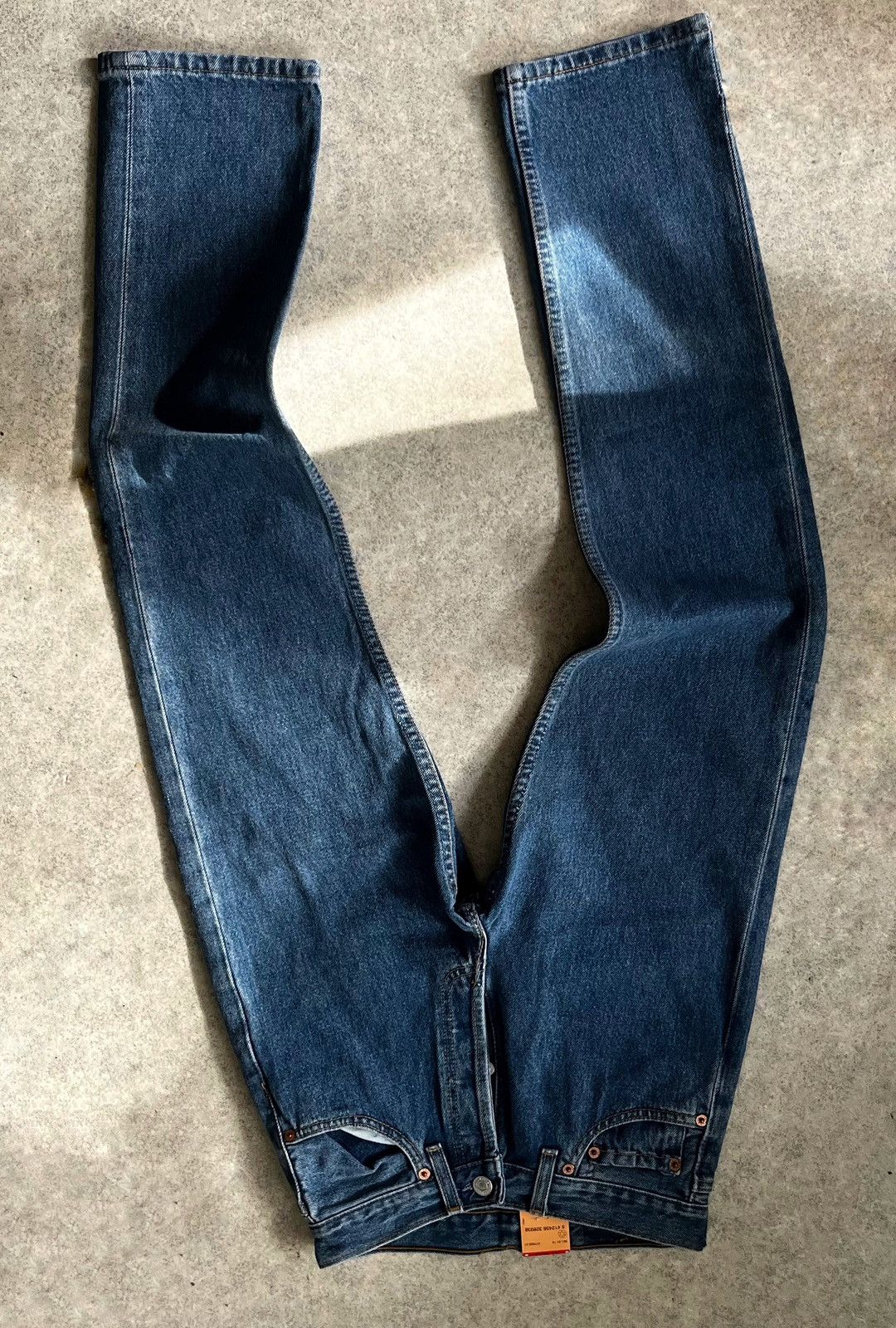 Levi's Vintage Clothing Vintage Levi’s 501 – Deadstock NWT - Made in UK Size 28" / US 6 / IT 42 - 3 Thumbnail
