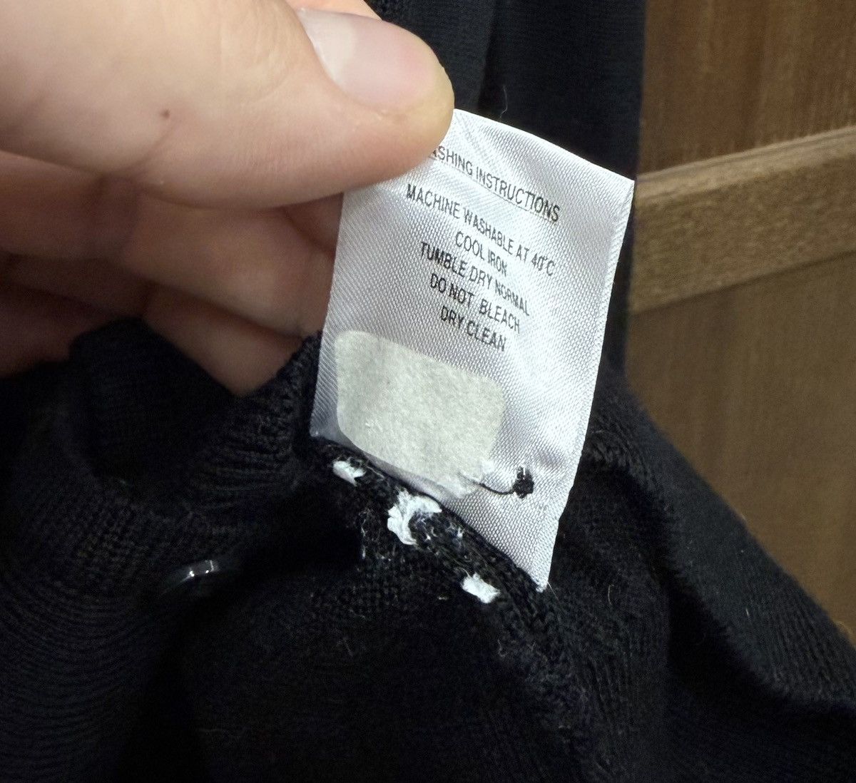 Alan Paine Vintage Alan Paine England Black Merino Wool Cardigan Size L / US 10 / IT 46 - 8 Thumbnail