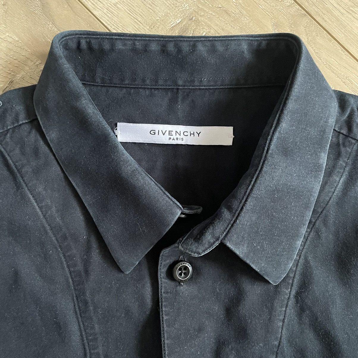 Givenchy Givenchy SS17 Riccardo Tisci Era Officers Shirt Size US L / EU 52-54 / 3 - 5 Thumbnail