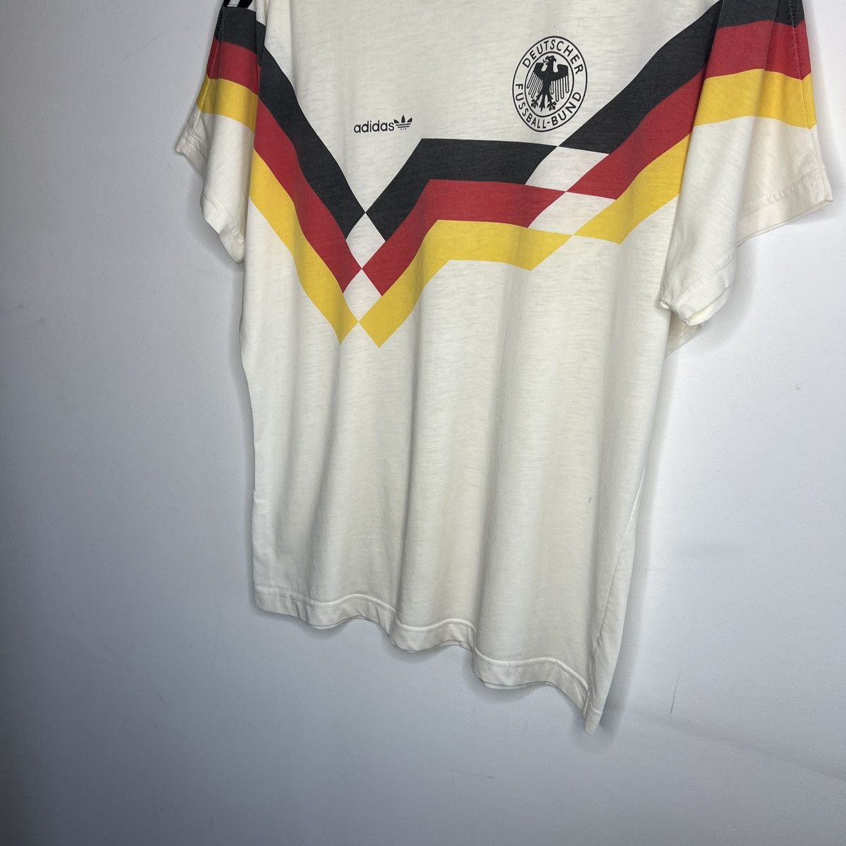 Vintage Vintage Adidas Germany 1996 training jersey football t shirt Size US M / EU 48-50 / 2 - 2 Thumbnail