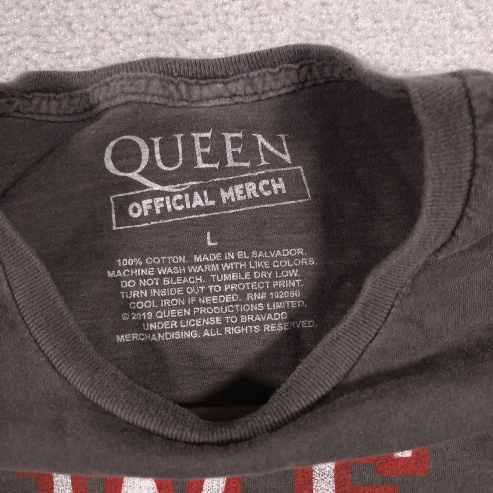 Vintage Queen We Will Rock You Shirt Mens Large Gray Band Graphic Tee Cotton Music Tee Size US L / EU 52-54 / 3 - 5 Thumbnail