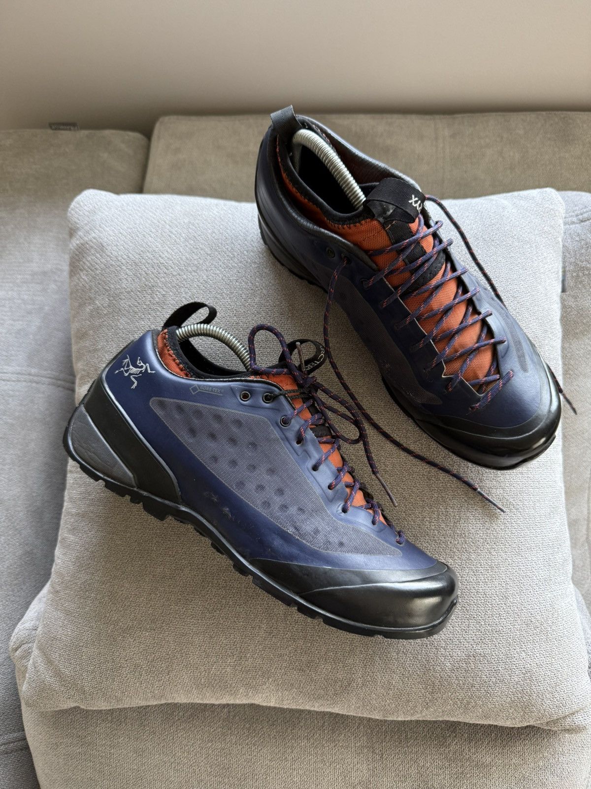 Arc'teryx Arcteryx Acrus Gore-Tex FL Hand Walking Vibram Shoes Size 42 Size US 9 / EU 42 - 1 Thumbnail
