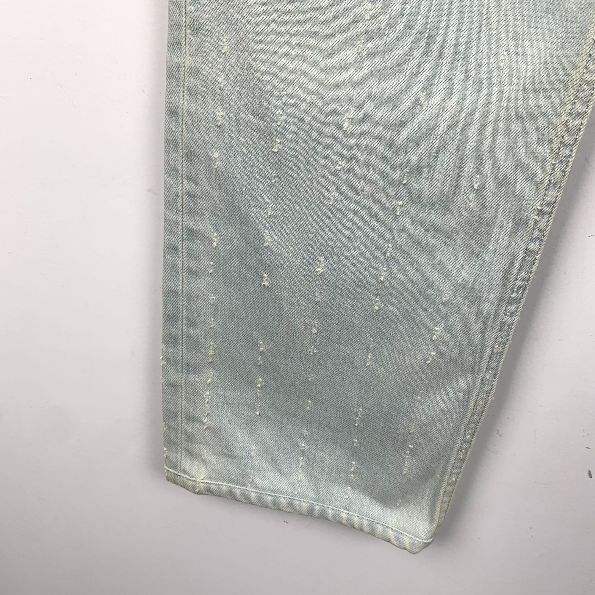 Louis Vuitton Louis Vuitton Light Wash Distressed Monogram Denim Jeans Size US 32 / EU 48 - 5 Thumbnail