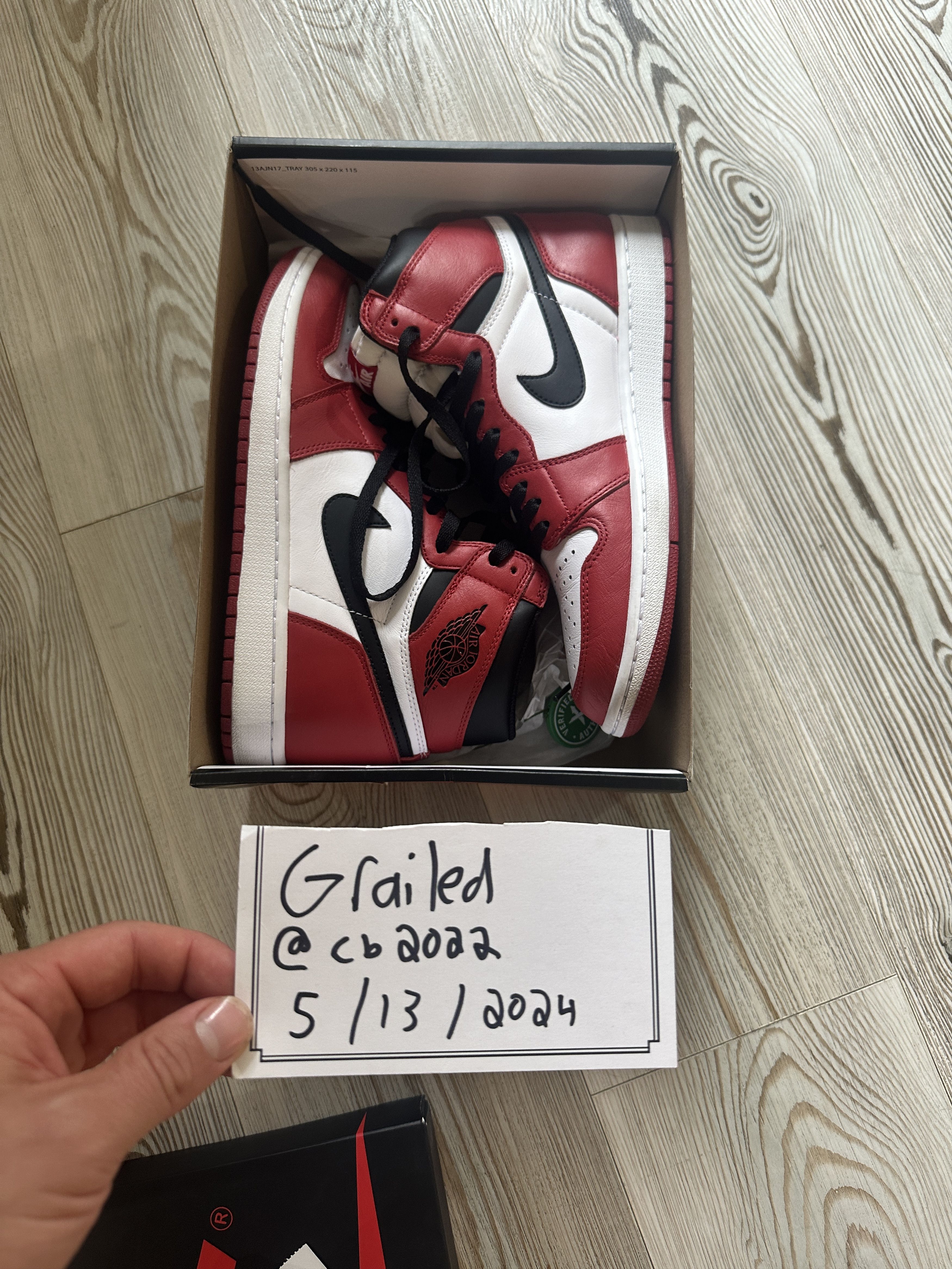image of Jordan Nike Air Jordan 1 Retro High OG Chicago 2015 Shoes in White/Black/Red, Men's (Size 9)