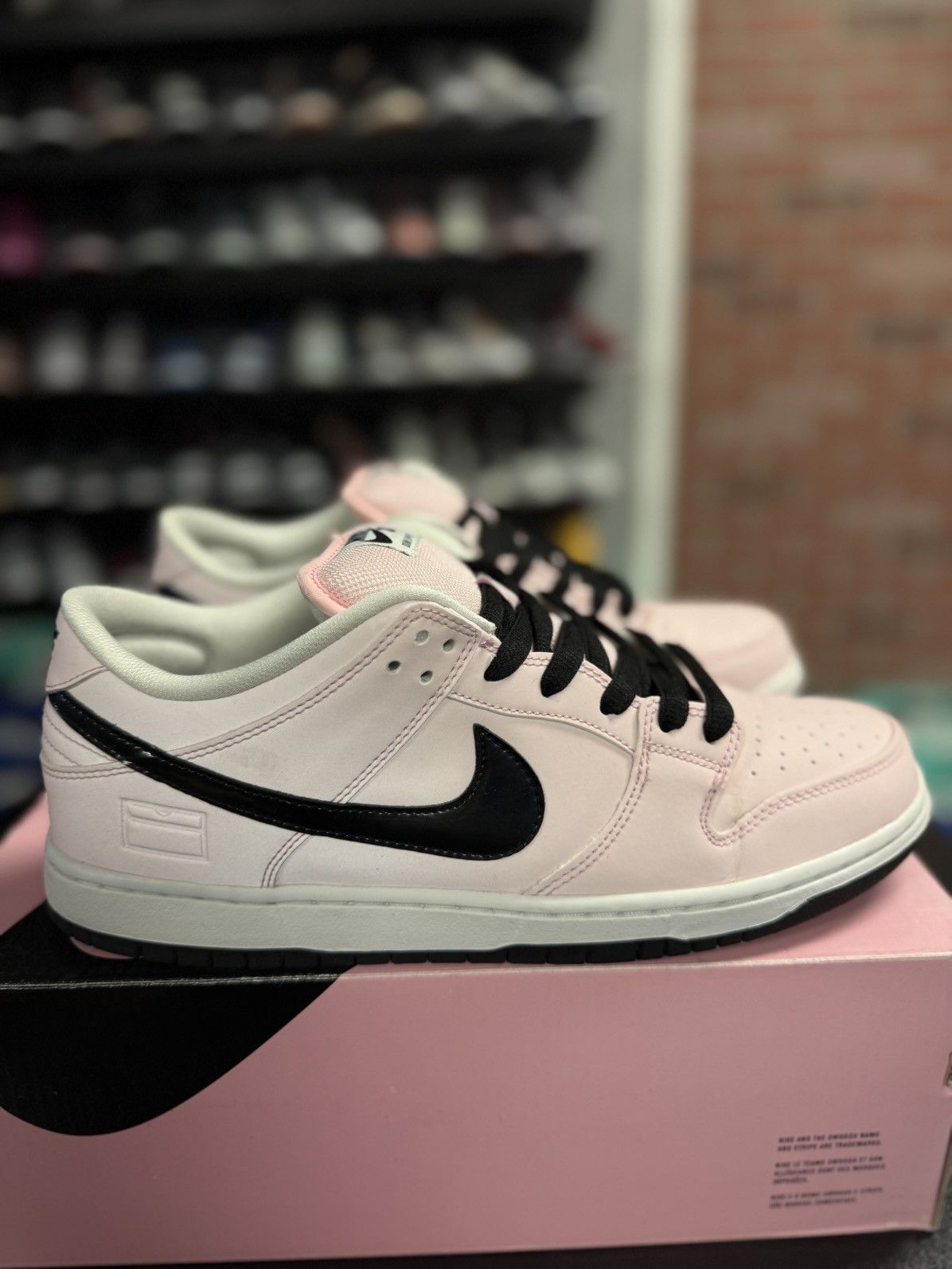 Nike SB Dunk Low Pink Box Men's Sz 11 OG BOX Extra Laces