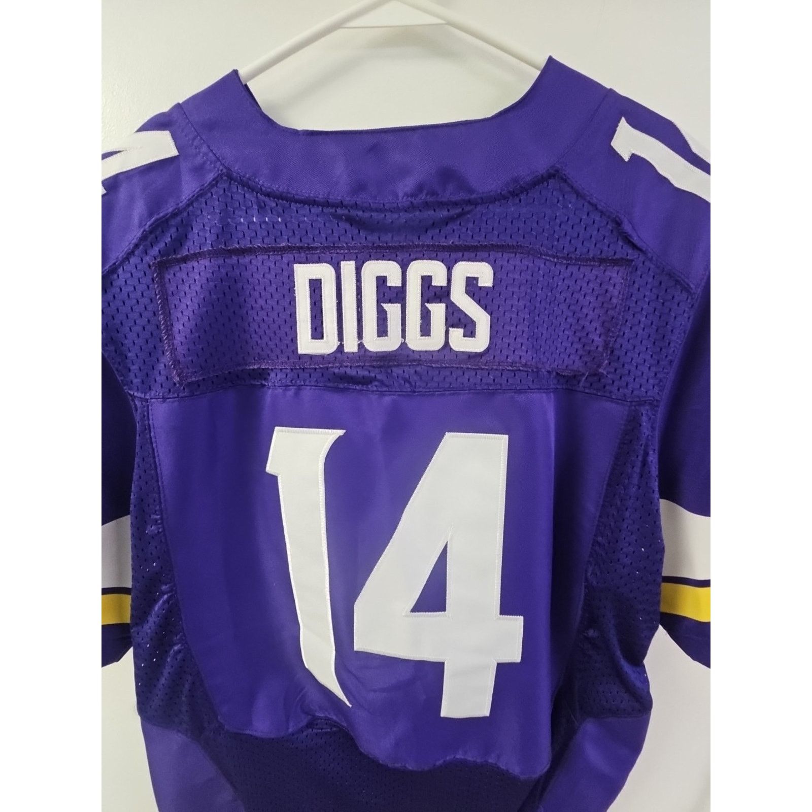 Nike Nike Minnesota Vikings Stefon Diggs Stitched Jersey Size 40 Size US M / EU 48-50 / 2 - 9 Thumbnail