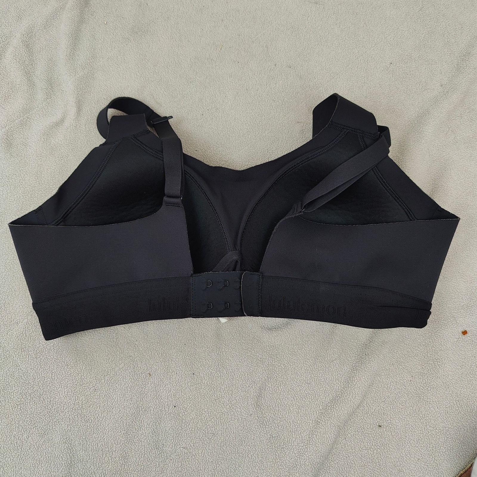 Lululemon Lululemon Fine Form Bra Black Womens Small Approx Black Size S / US 4 / IT 40 - 2 Thumbnail