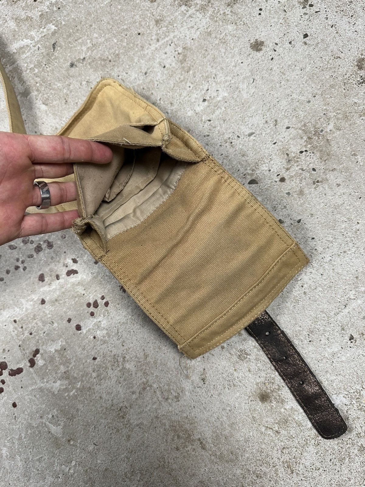 Japanese Brand Vintage Y2K Beige Canvas Small Messenger Crossbody Bag Size ONE SIZE - 7 Thumbnail