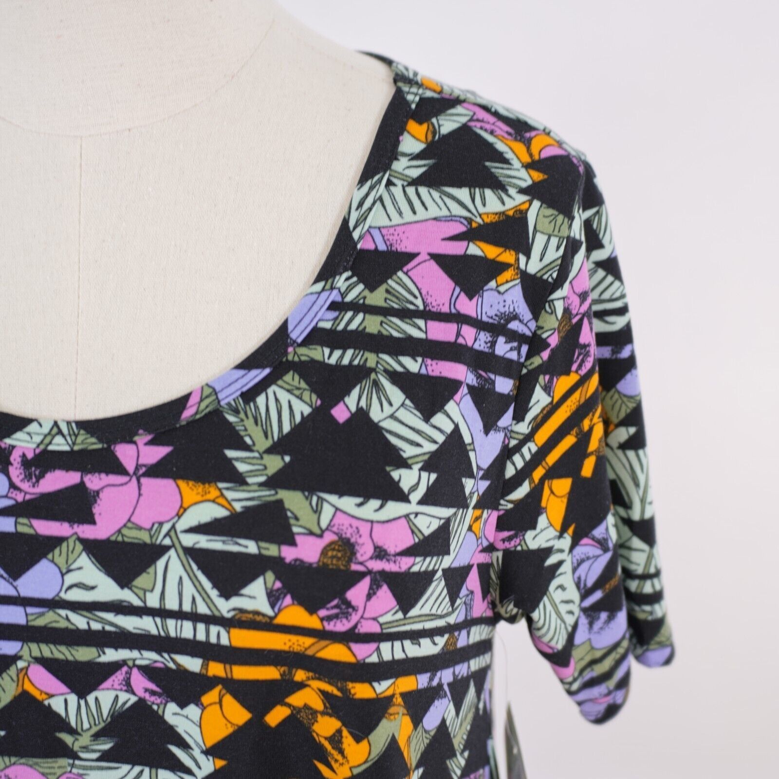 Designer NEW LuLaRoe Perfect T Black Colorful Floral Aztec Scoop Neck Size S / US 4 / IT 40 - 2 Thumbnail