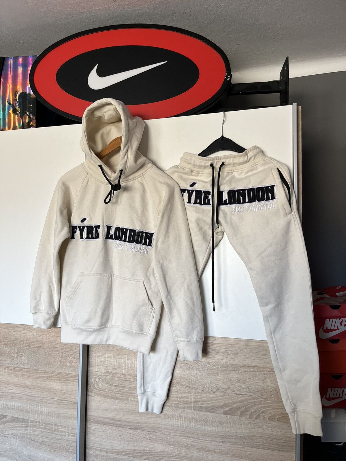 Designer Fyre London Takeover Tracksuit Hoodie / Pant Joggers UK Drip Size US XS / EU 42 / 0 - 1 Thumbnail