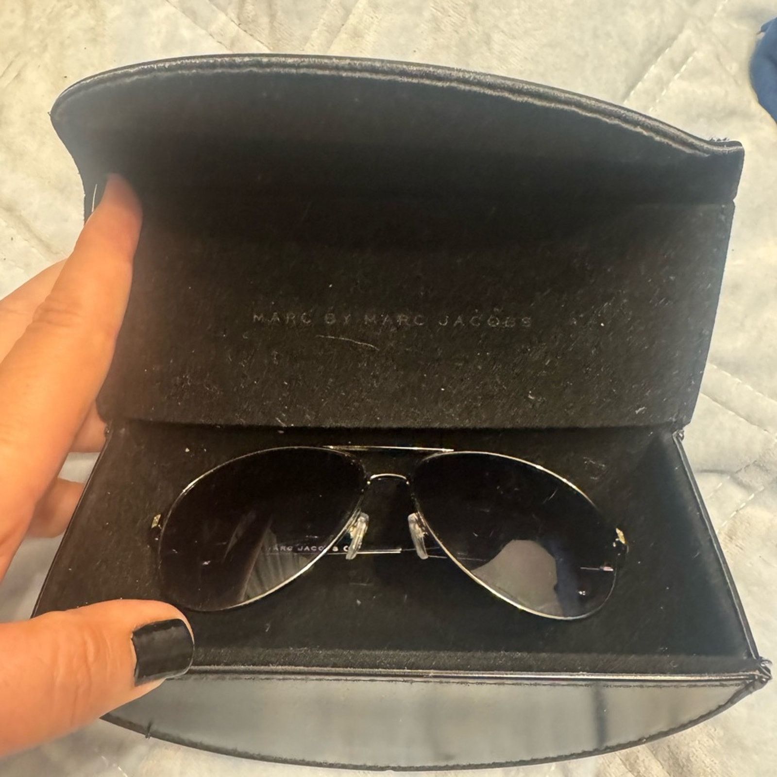 Marc by Marc Jacobs Marc By Marc‎ Jacobs Black and Purple Aviator Sunglasses Size ONE SIZE - 6 Thumbnail