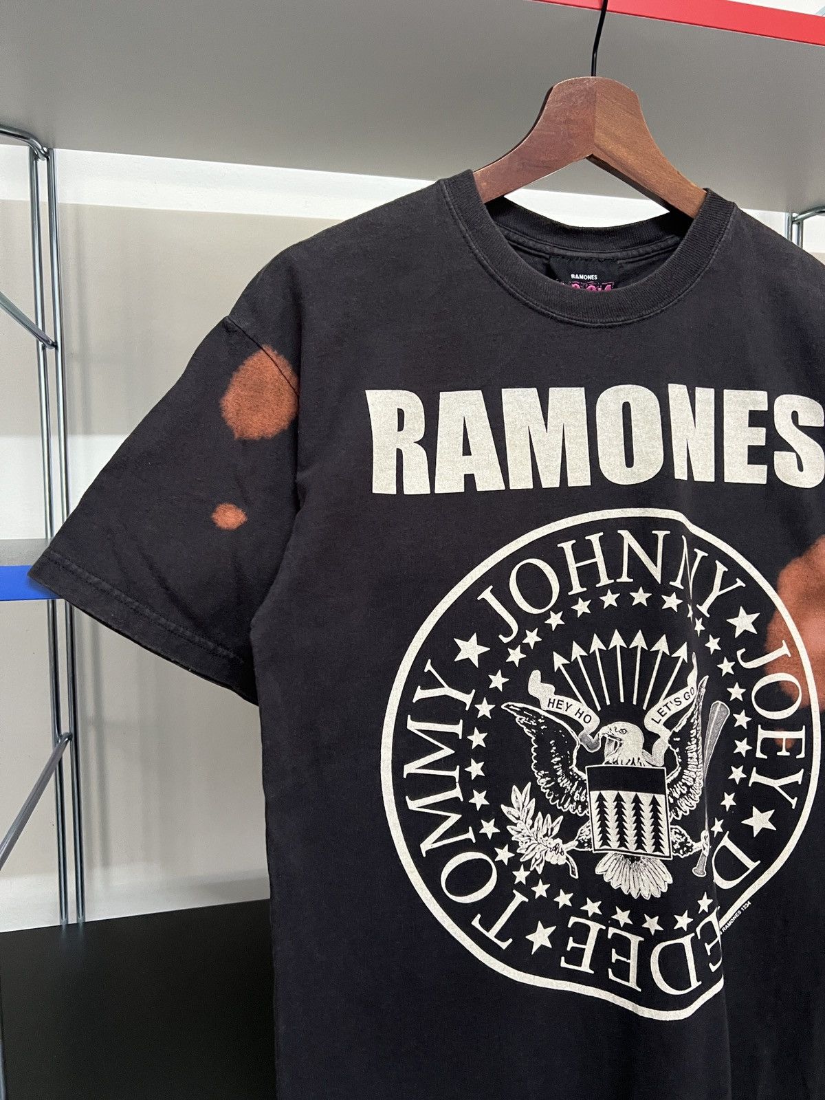 Band Tees Distressed Vintage Ramones Band Tee Presidential Seal Shirt Size US M / EU 48-50 / 2 - 4 Thumbnail