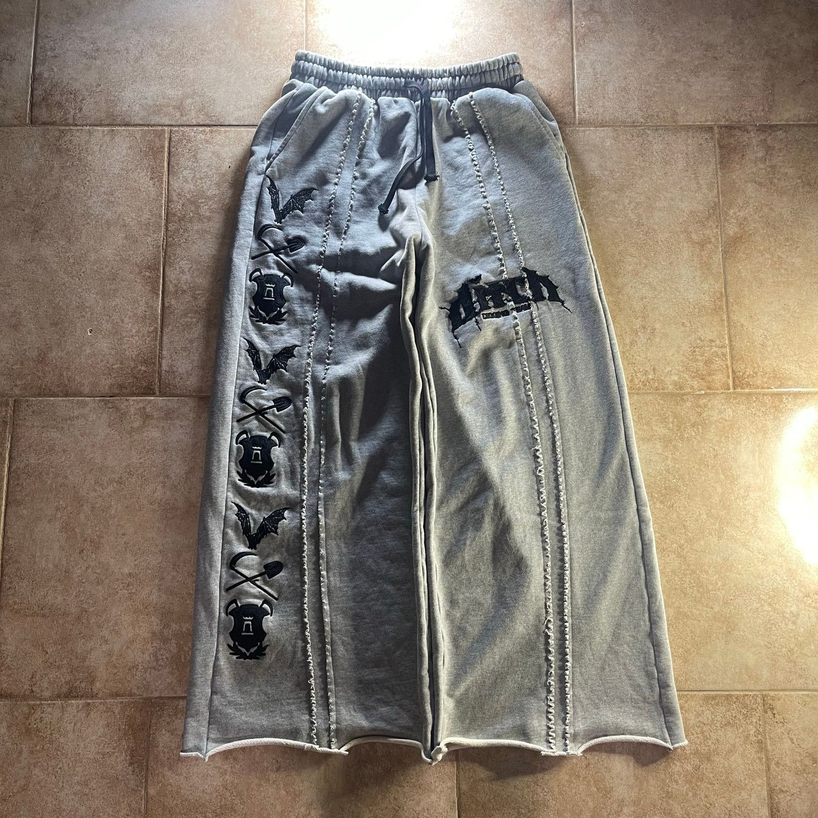 Ditch.la Baggy Wide-Leg Gray Black Pathed Sweatpants size M