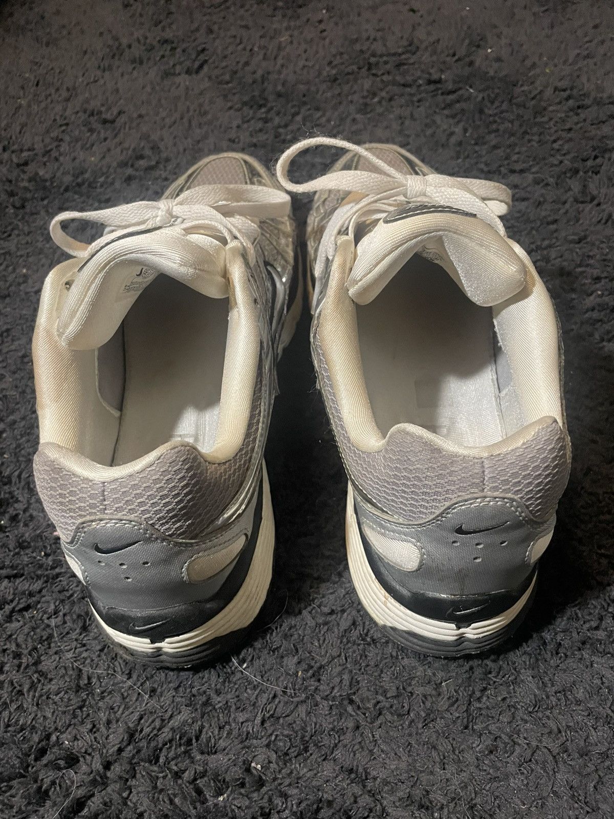 Nike Nike P-6000 Metallic Silver Size US 11 / EU 44 - 4 Thumbnail