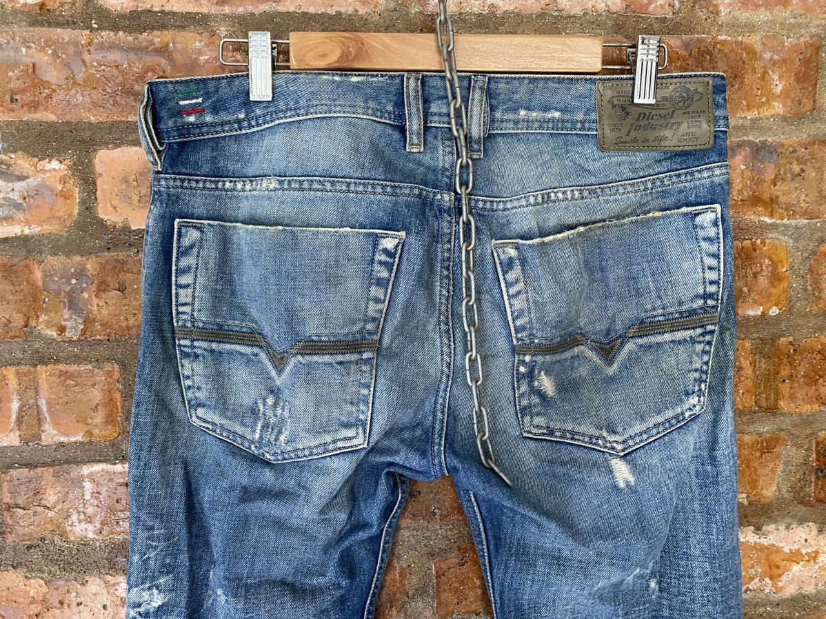 Diesel 2000s Diesel Distressed Dirty Whisker raw flare denim Size US 33 - 16 Thumbnail