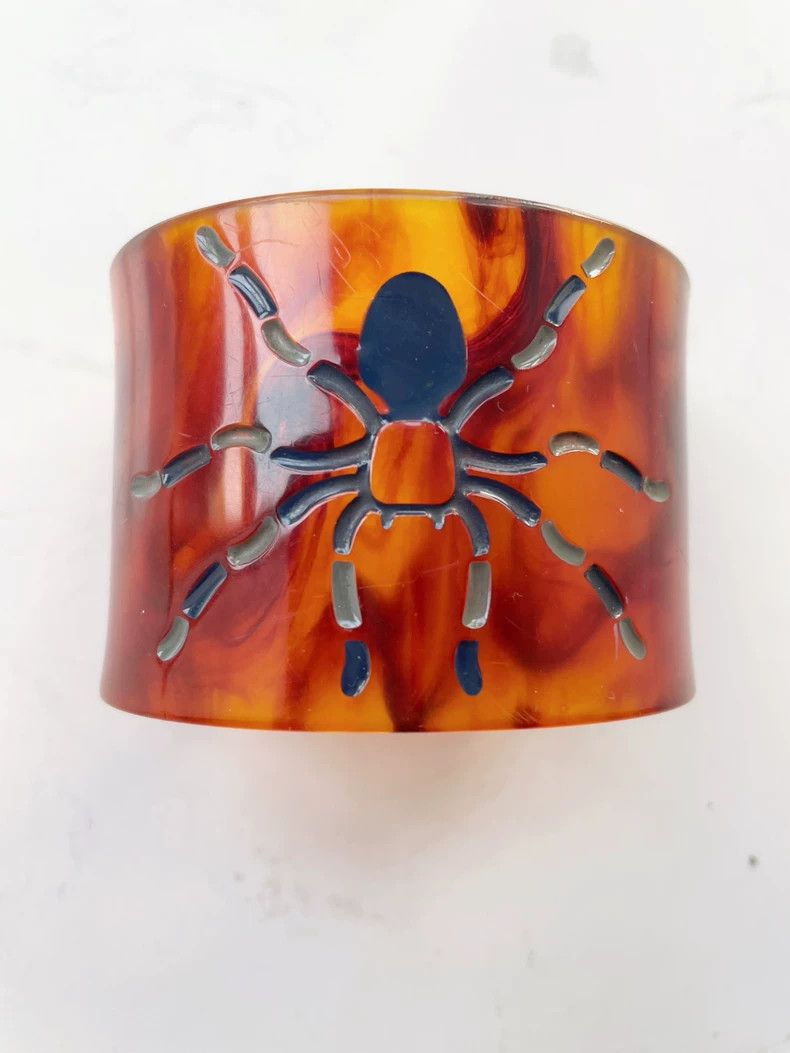 Undercover Undercover Early Rare Spider Fossil Amber Bracelet 2504-Nex Size ONE SIZE - 1 Thumbnail