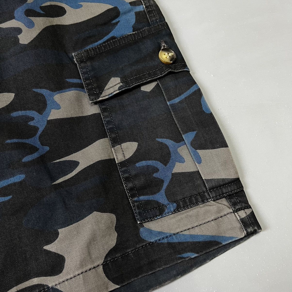 Polo Ralph Lauren Vintage Polo Ralph Lauren camo Cargo Shorts NEW with tags Size US 30 / EU 46 - 6 Thumbnail