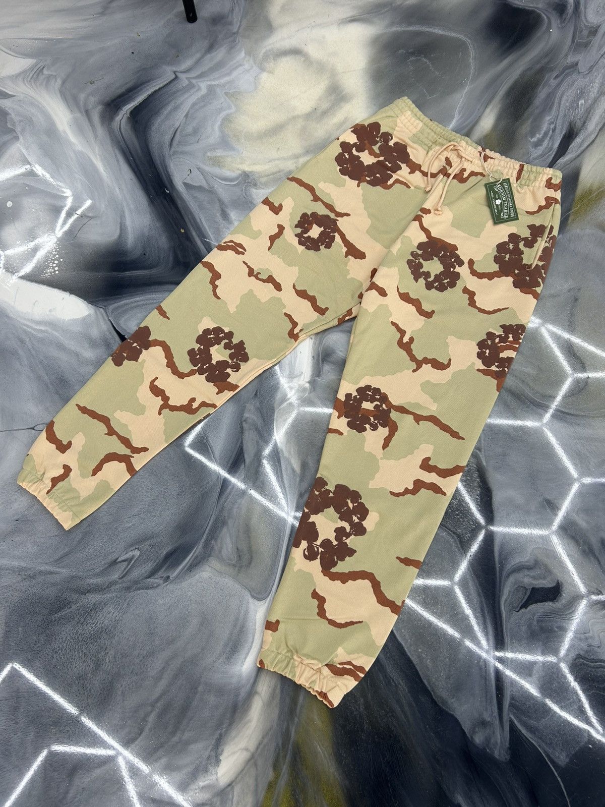 DENIM TEARS Denim Tears Tan Camo Cotton Wreath Sweatpants Size M Size US 32 / EU 48 - 3 Thumbnail