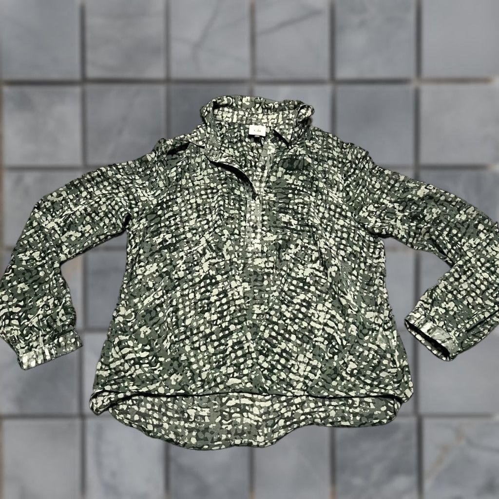 Vintage CAbi Shirt Blouse Womens Small Twist Front Long Sleeve Semi Sheer Green 4339 Womens Size S / US 4 / IT 40 - 1 Thumbnail