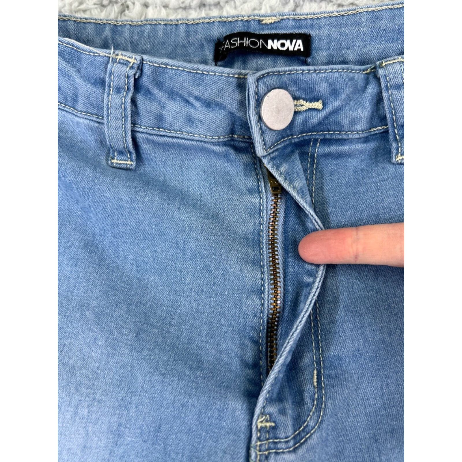Fashion Nova Fashion Nova Jeans Womens Flared Denim 5 Blue Medium Wash 22x36 Cotton Size 27" / US 4 / IT 40 - 5 Thumbnail