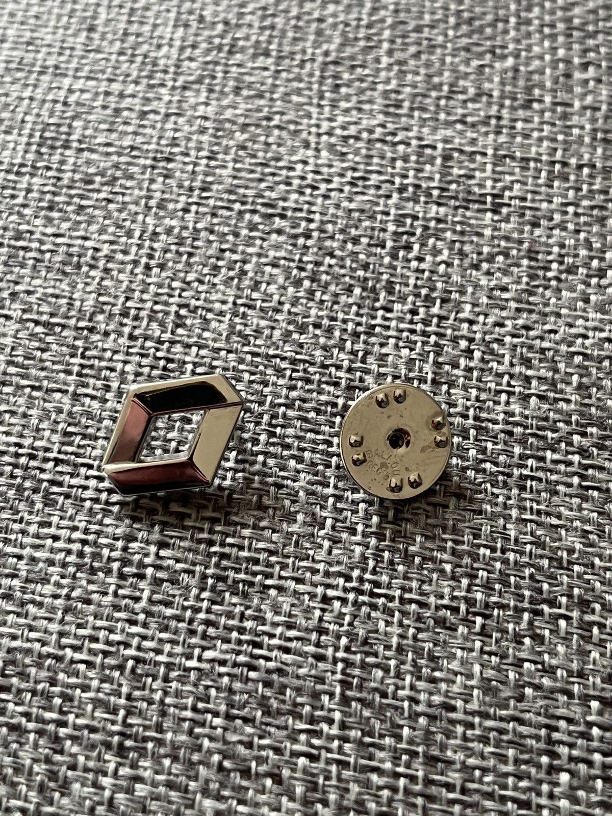 Formula 1 Renault logo vintage pin Size ONE SIZE - 4 Thumbnail