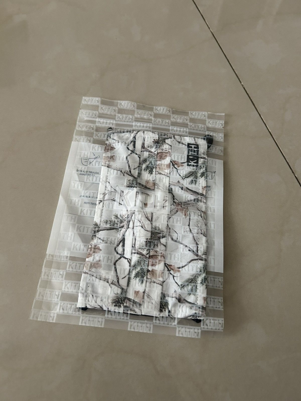Kith Kith White Camo Paisley Face Mask Size ONE SIZE - 1 Preview